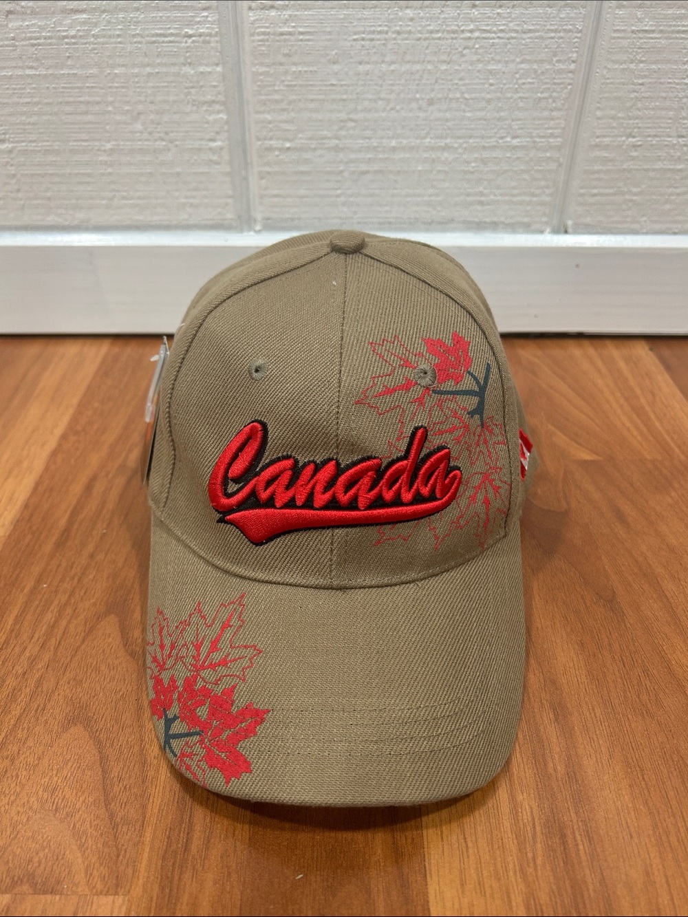 Vintage Style Canada Souvenir Hat Beige Red Acrylic Embroidered Cap OSFM